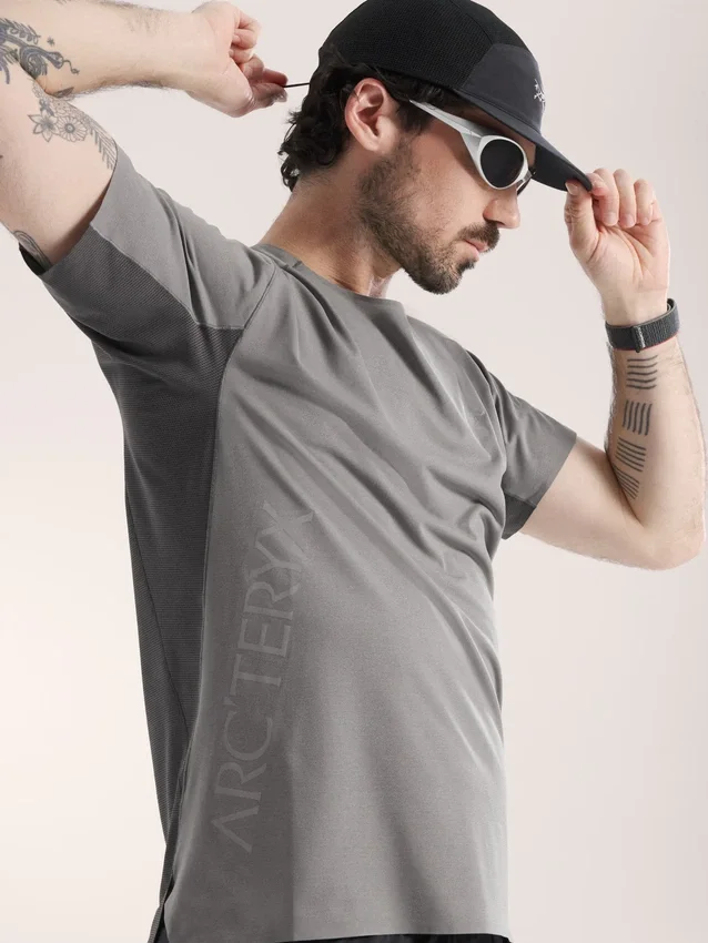 Camisa Norvan Downword con logotipo, manga corta, para hombre