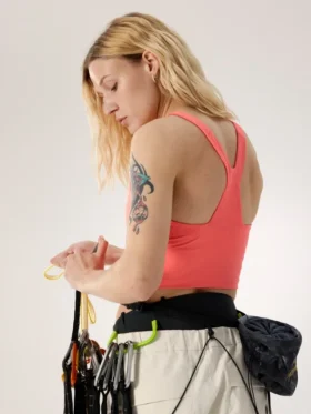 Camiseta de tirantes con espalda en forma de U para mujer de Soria