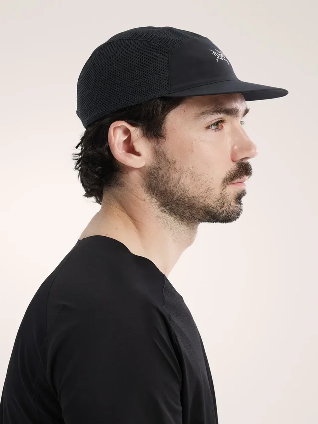 Gorra Norvan Mesh de 5 paneles