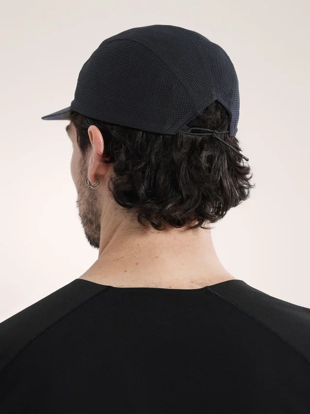 Gorra Norvan Mesh de 5 paneles