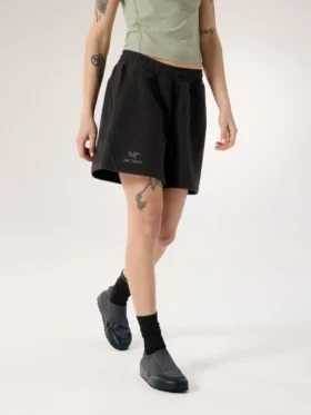 Pantalón corto de forros polares Emblem de 6″ para mujer