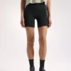 Pantalón corto utilitario de talle alto Essent de 6" para mujer