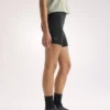 Pantalón corto utilitario de talle alto Essent de 6" para mujer